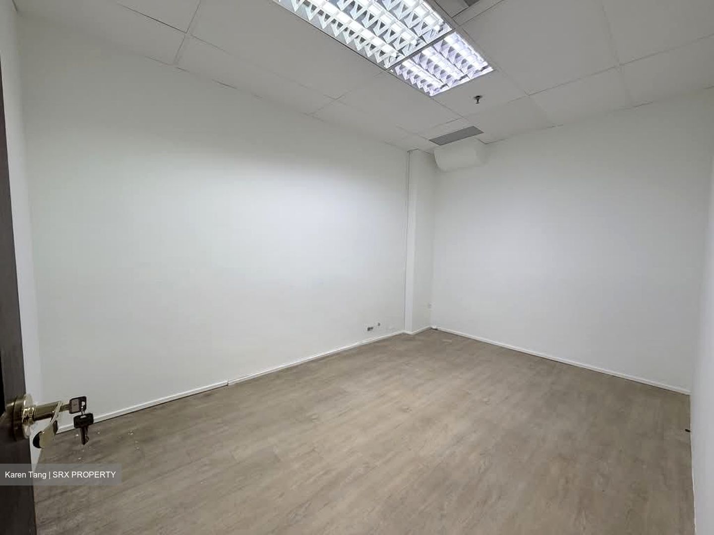 North Bridge Centre (D7), Office #554722981